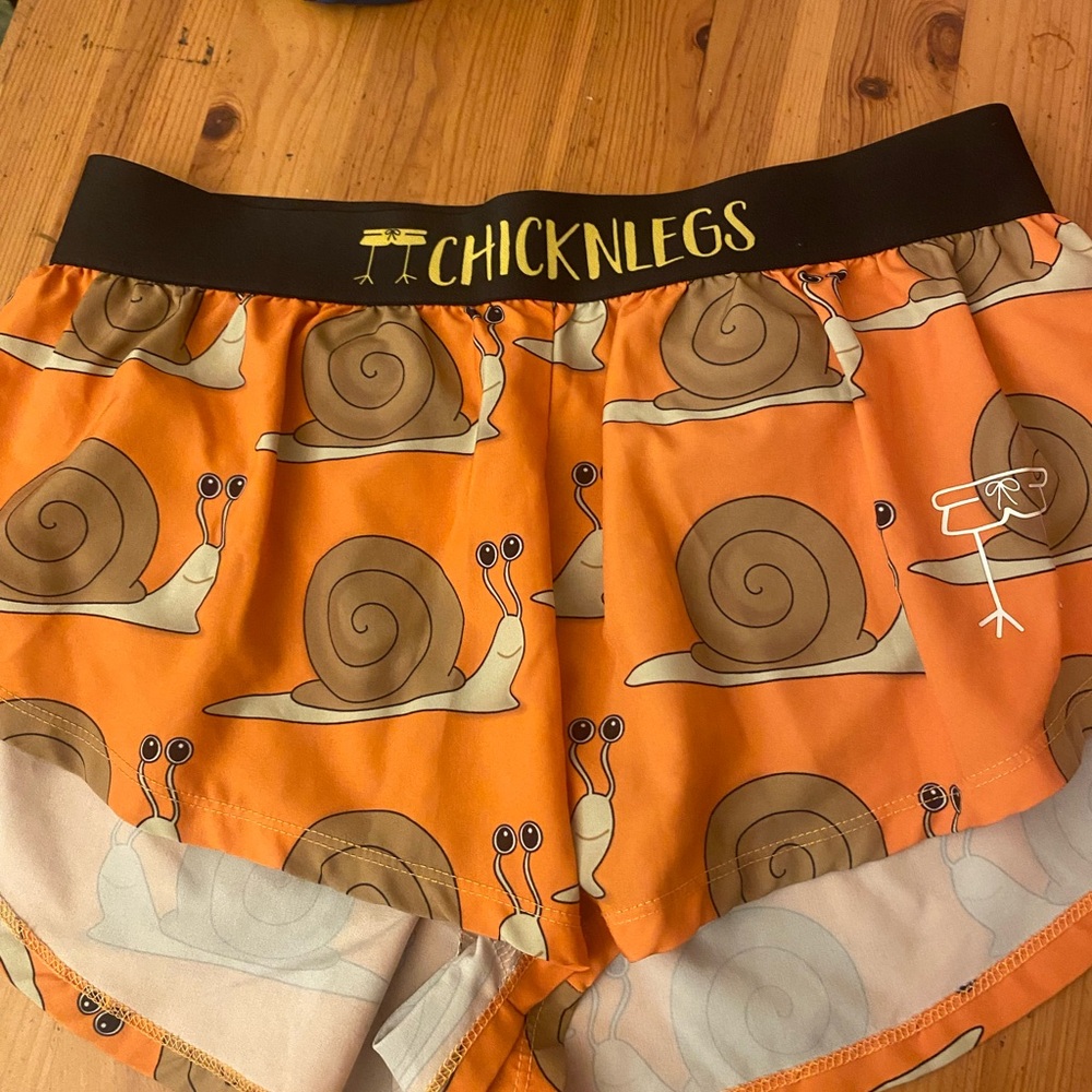 Chicknlegs Snails Women’s Athletic shorts size small